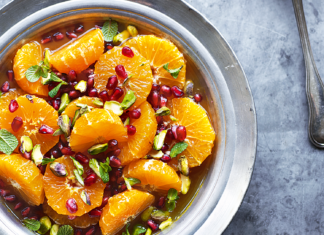 Mandarinensalat mit Orangen-Karamellsauce